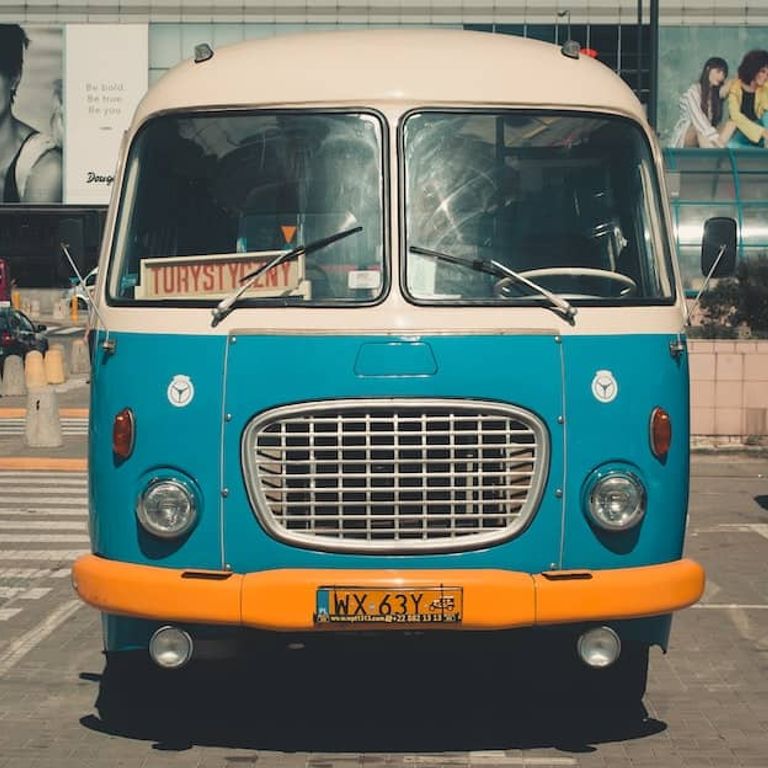 Un escaparate que representa tu página web cuando la diseñemos llena de clientes